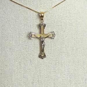 14K Solid Gold Cross Pendant – Yellow Gold